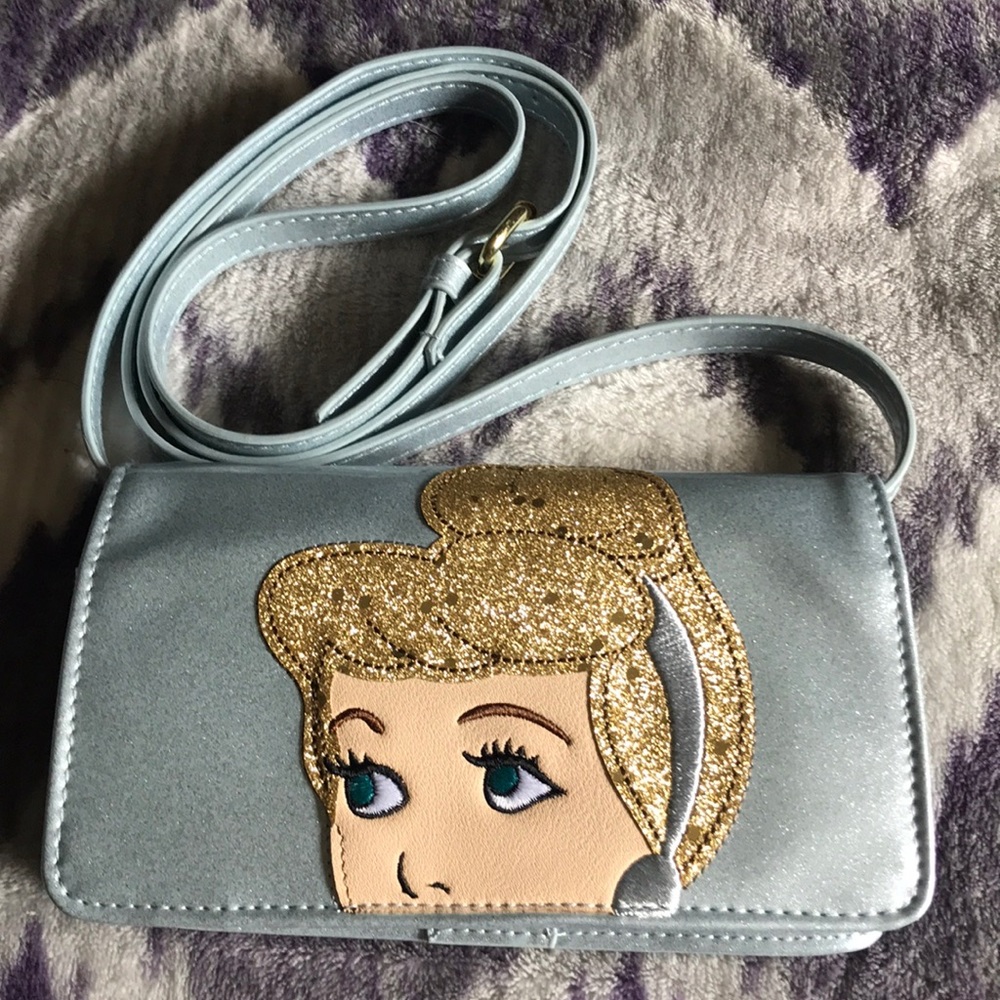 Danielle Nicole Cinderella Crossbody 💙💫🌟